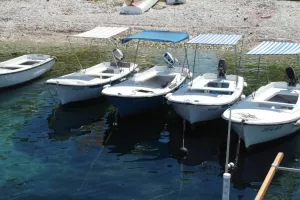 Tipični brodovi do pet konjskih snaga koji se iznajmljuju na Jadranu