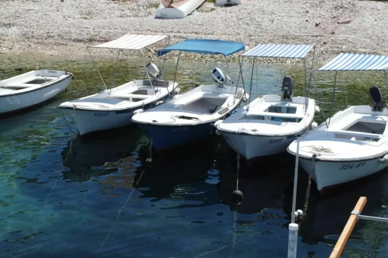 Tipični brodovi do pet konjskih snaga koji se iznajmljuju na Jadranu