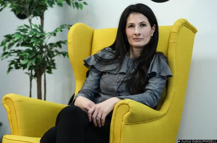 Darija Jakovljević, <br>izvr&scaron;na direktorica Dekra zapo&scaron;ljavanja:<br>- Uočili smo izraziti trend samostalnog rada u svim uslužnim industrijama, a najvi&scaron;e IT-u. Kod menadžera su to najče&scaron;će oni koji su u prijelaznom razdoblju između poslova, oni koji zbog klauzula u ugovoru ne smiju raditi u konkurentskim tvrtkama ili oni koji se žele vratiti na iste ili slične pozicije čim prije<br>L