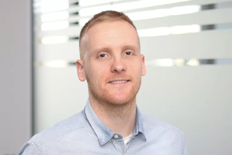 Alen Mrvac, <br>novinar portala MojPosao:<br>- Naknada za putne troškove i fleksibilno radno vrijeme najčešće su beneficije u IT tvrtkama dok je, primjerice, u turističkom sektoru najčešća dodatna pogodnost topli obrok<br>