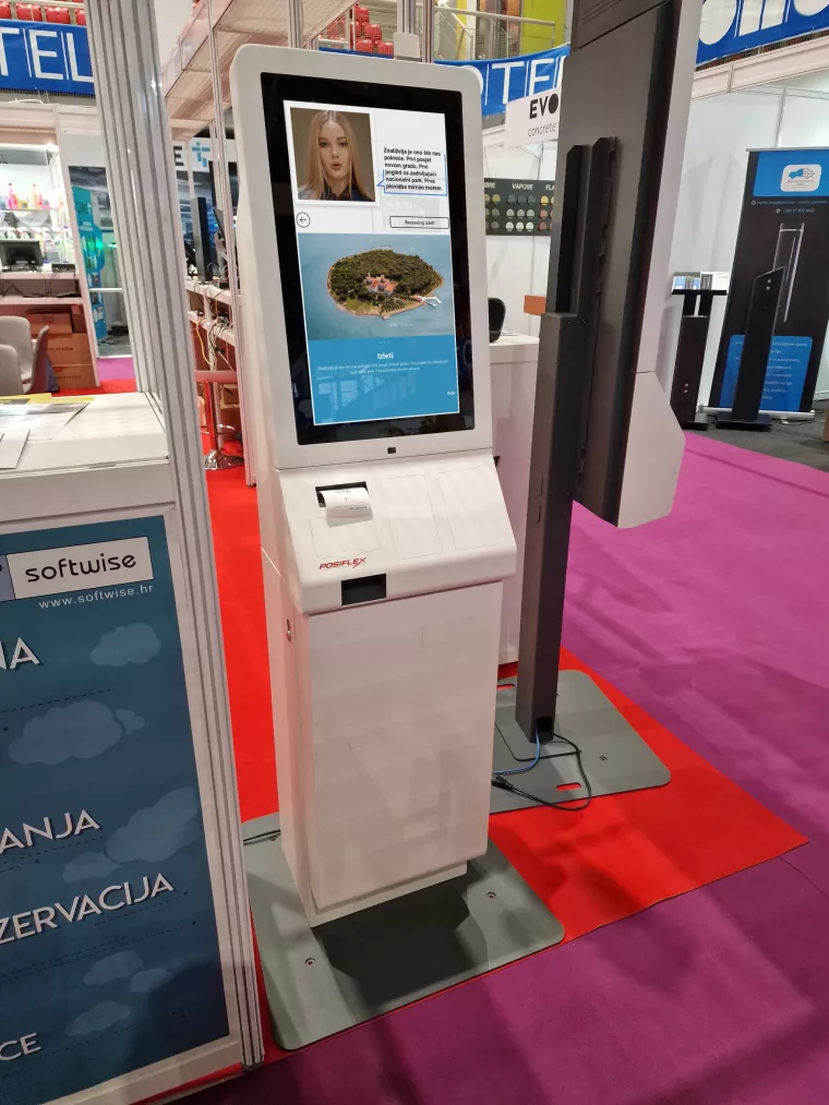 Infokiosk sa umjetnom inteligencijom