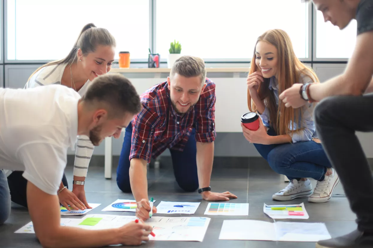 mladi ljudi, gen z, generacija z, studenti, mladost, kreativci, kreativnost