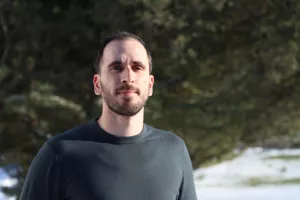 Toni Vitali, financijski bloger, Škrti otočanin