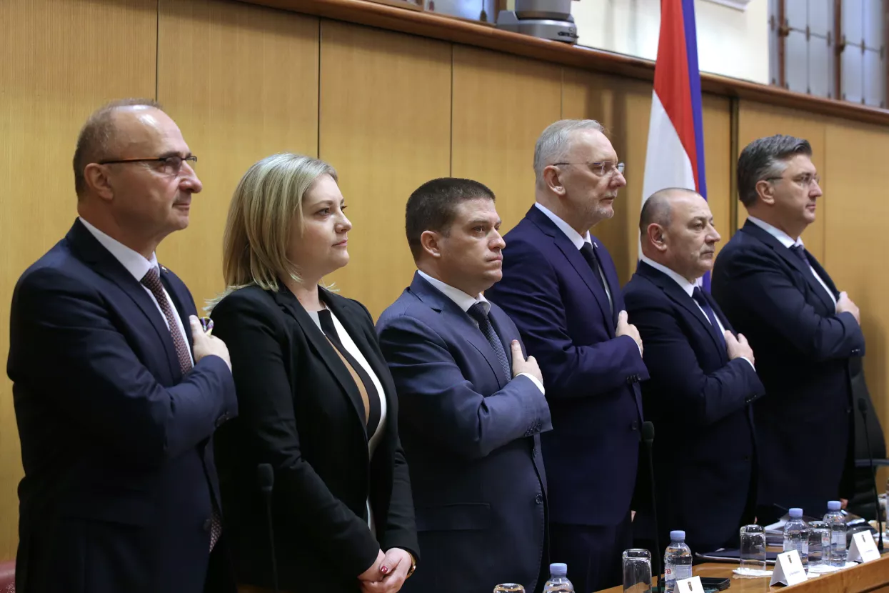 Vlada: Gordan Grlić Radman, Anja Šimpraga, Oleg Butković, Davor Božinović, Tomo Medved i Andrej Plenković