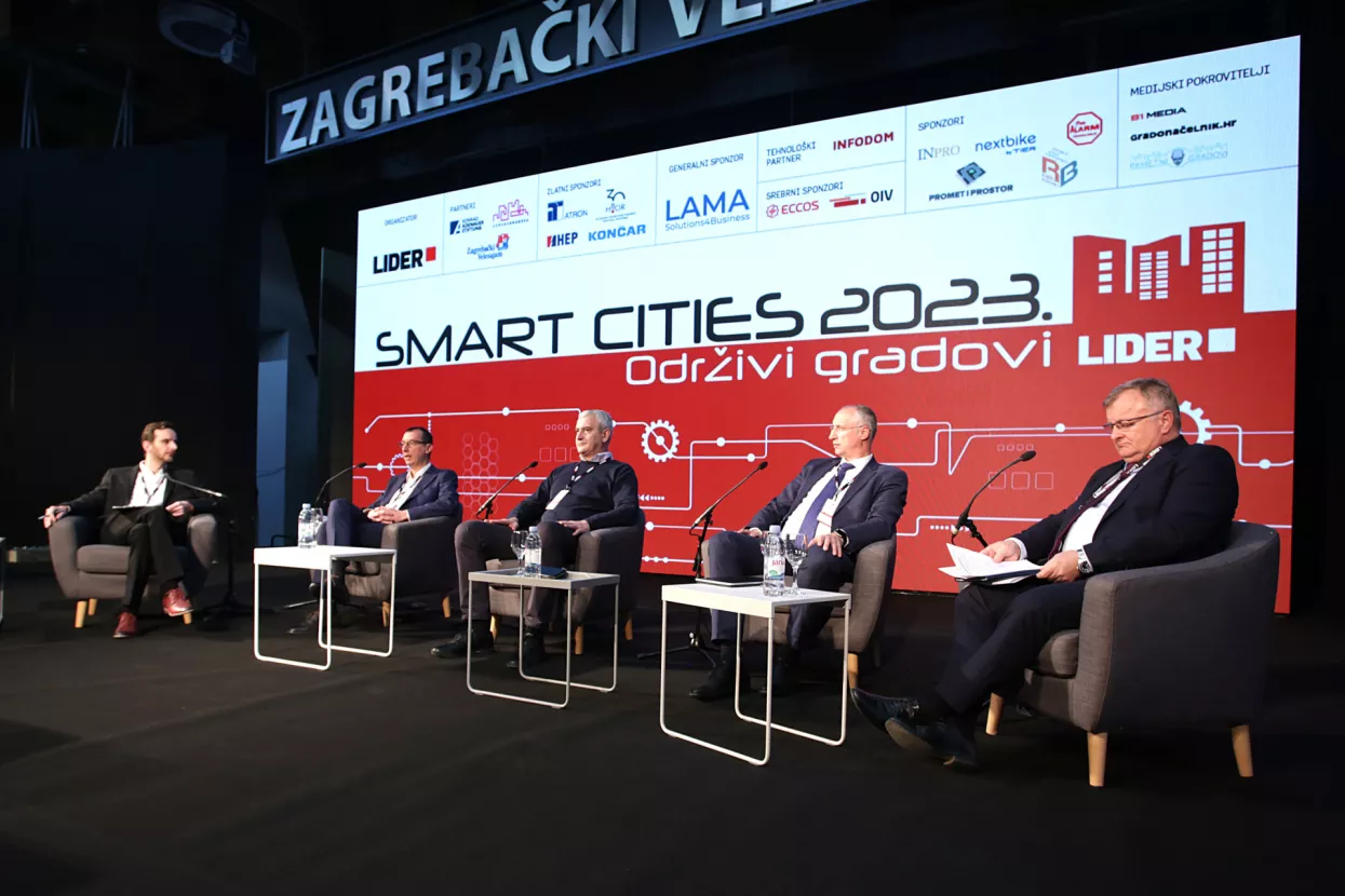 SMART CITIES 2023. Panel: Inovacijama do održivih gradova. Vanja Figenwald, Marko Filipović, Damir Mandić, Ivica Puljak i Željko Turk
