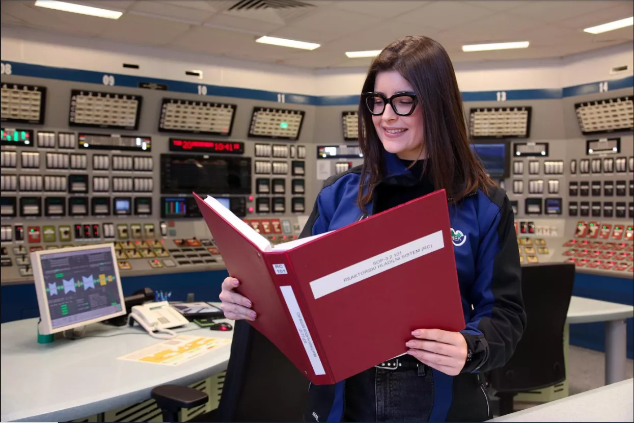 Lara Topol, Nuklearna elektrana Krško