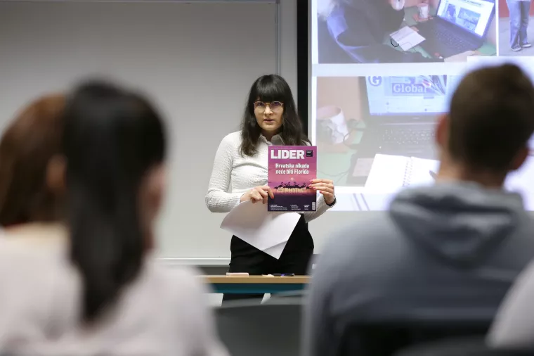 Donatella Pauković drži predavanje na Fakultetu političkih znanosti