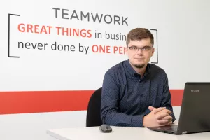 Vedran Vujasinović objašnjava kako postoji nekoliko načina za sigurno usvajanje generativnih AI aplikacija