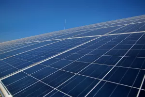 Solarni paneli, solarna elektrana - ilustracija