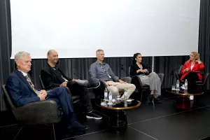 G.R.I.D. Forum 2023. Okrugli stol Hrvatska u globalnoj AI-reni: Darko Tipurić, Vedran Antoljak, Aco Momčilović, Martina Silov i Ksenija Puškarić