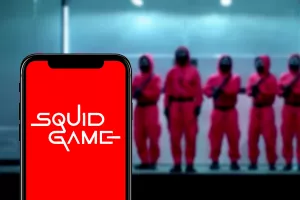Televizijske serije poput Squid Gamea ruše rekorde gledanosti, a filmovi kakav je, recimo, Parazit osvajaju prestižne filmske nagrade. Brojne K-pop zvijezde angažirane su u reklamnim kampanjama Diora, Louis Vuittona, Tiffany&Coa, Celinea, Bulgarija