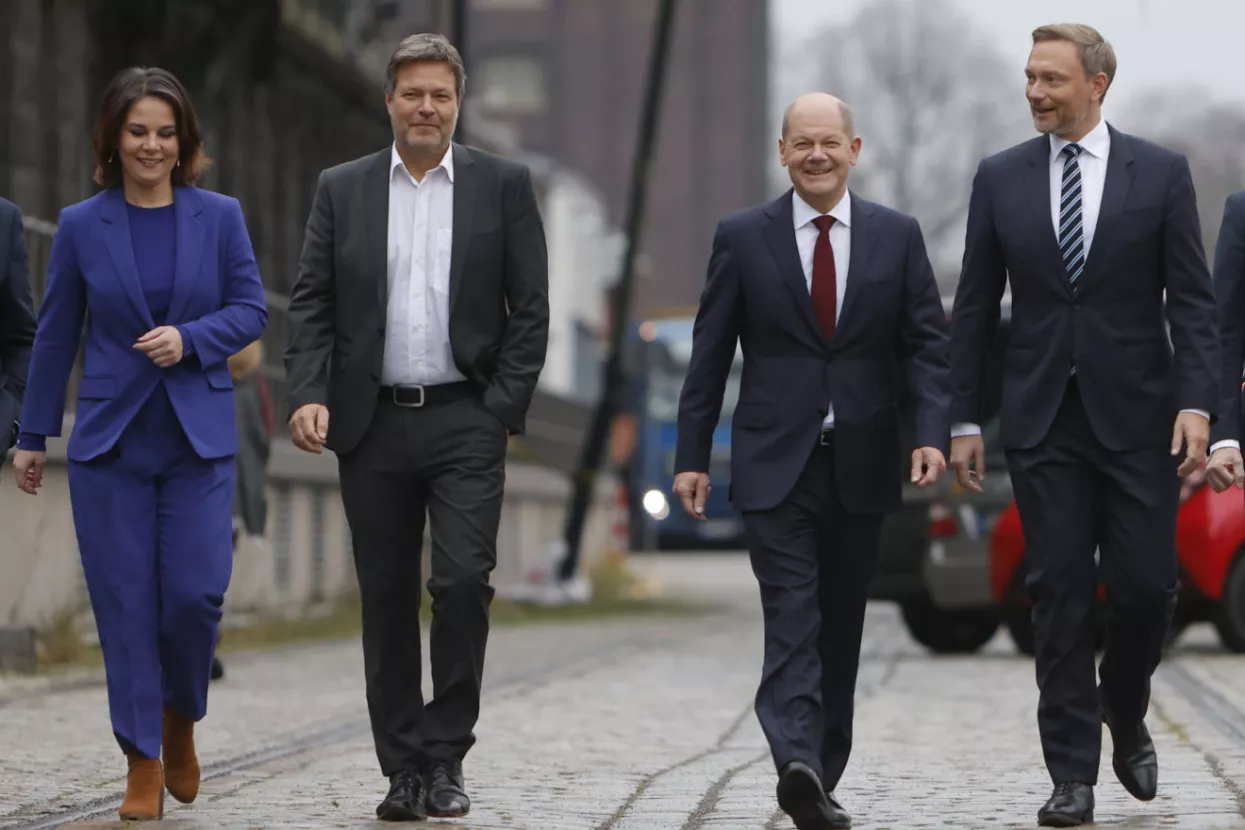Annalene Baerbock i Robert Habeck (Greens), Olaf Scholz (SPD) i Christian Lindner (FDP) dolaze na predstavljanje koalicijskog sporazuma