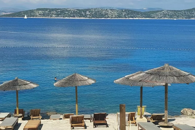 Pogled sa Obonjana na šibenski arhipelag