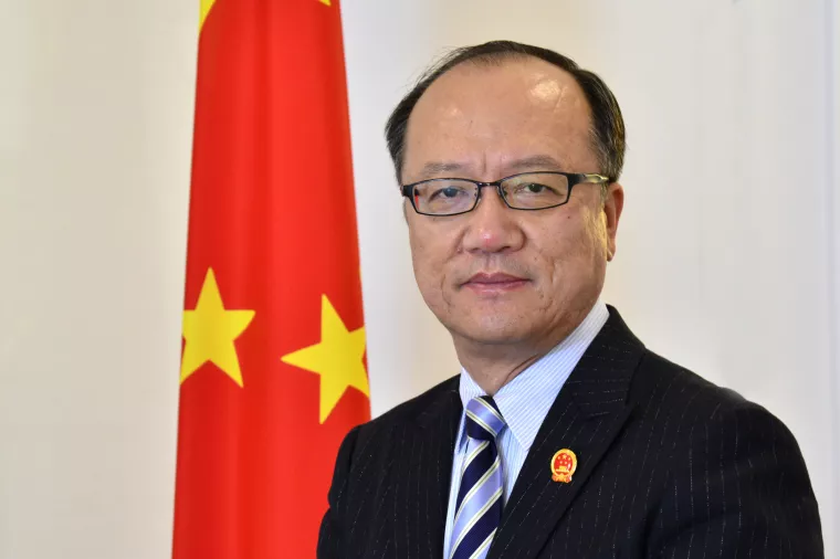 Qi Qianjin, Kineski veleposlanik