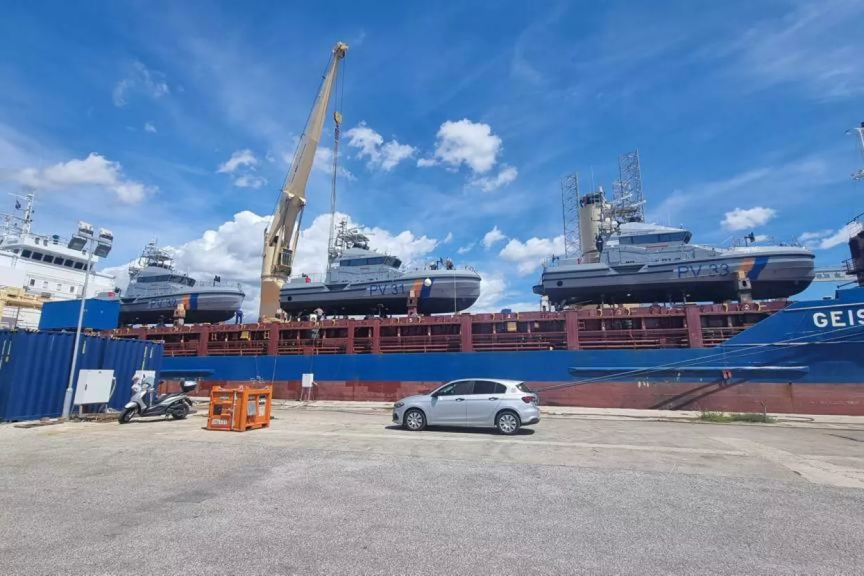 Brojimo šlepere, Tehnomont Pula, brodovi za ciparsku policiju