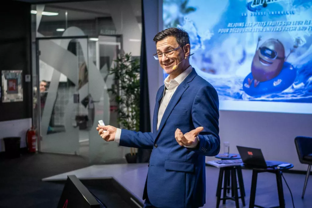 Allister Frost, HOWtoWOW