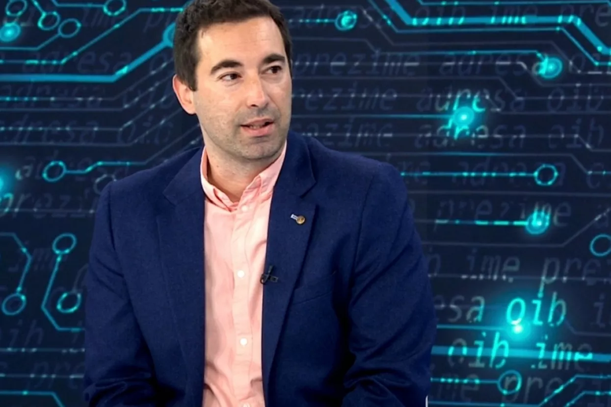 Petar Vu&scaron;ković, Q Norma, ekonomski analitičar i konzultant