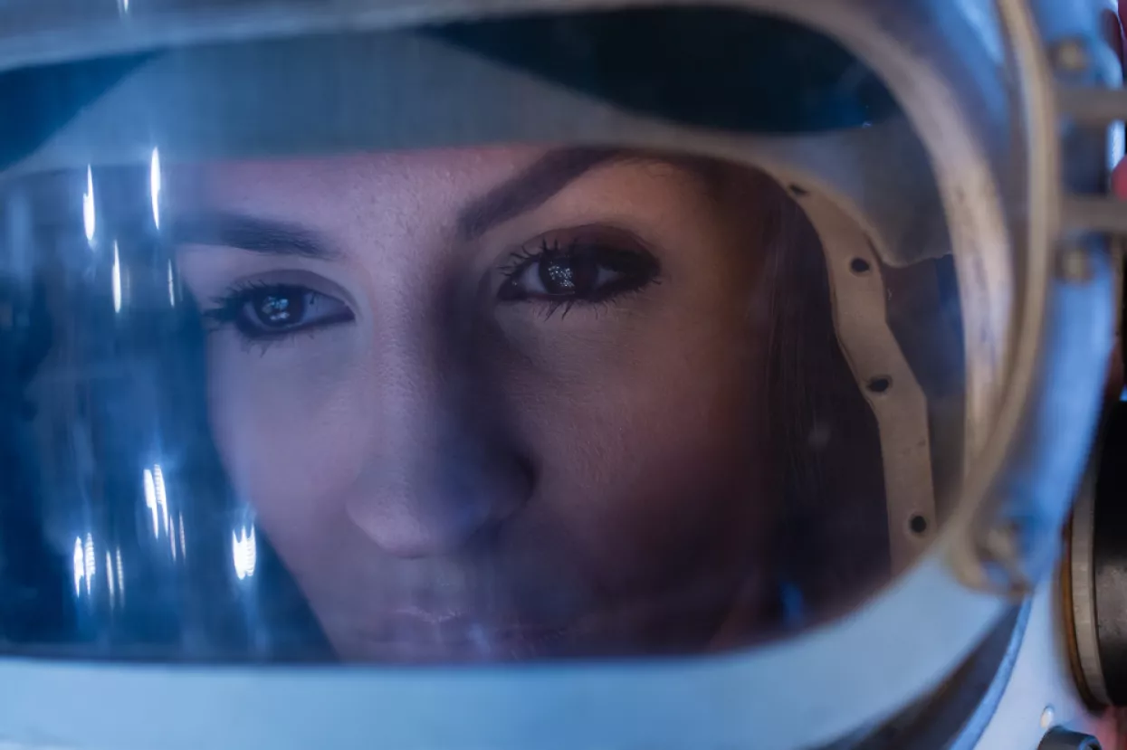 svemir, astronautkinja, šminka, skincare, koža, njega kože