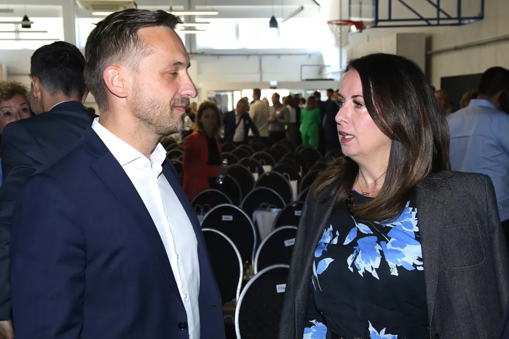 Investicijska konferencija Invest in Novska: Marin Piletić i Irena Weber