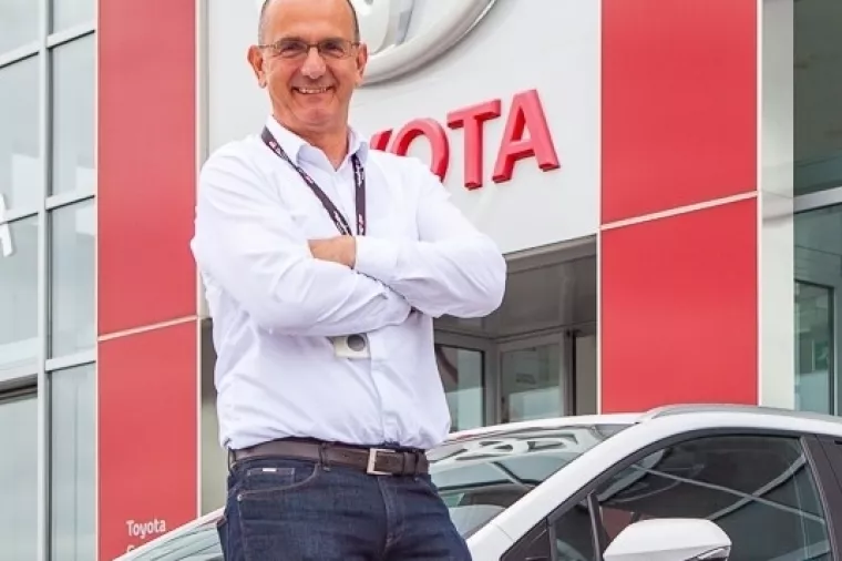 Krešimir Bago, Toyota Croatia<br>-Usporedo s razvojem vozila, stalno se smanjuju emisije i u tvornicama, a krajem prošle godine predsjednik Toyote Akio Toyoda objavio je kako će Toyota ugljičnu neutralnost u proizvodnim pogonima ostvariti do 2035.<br>