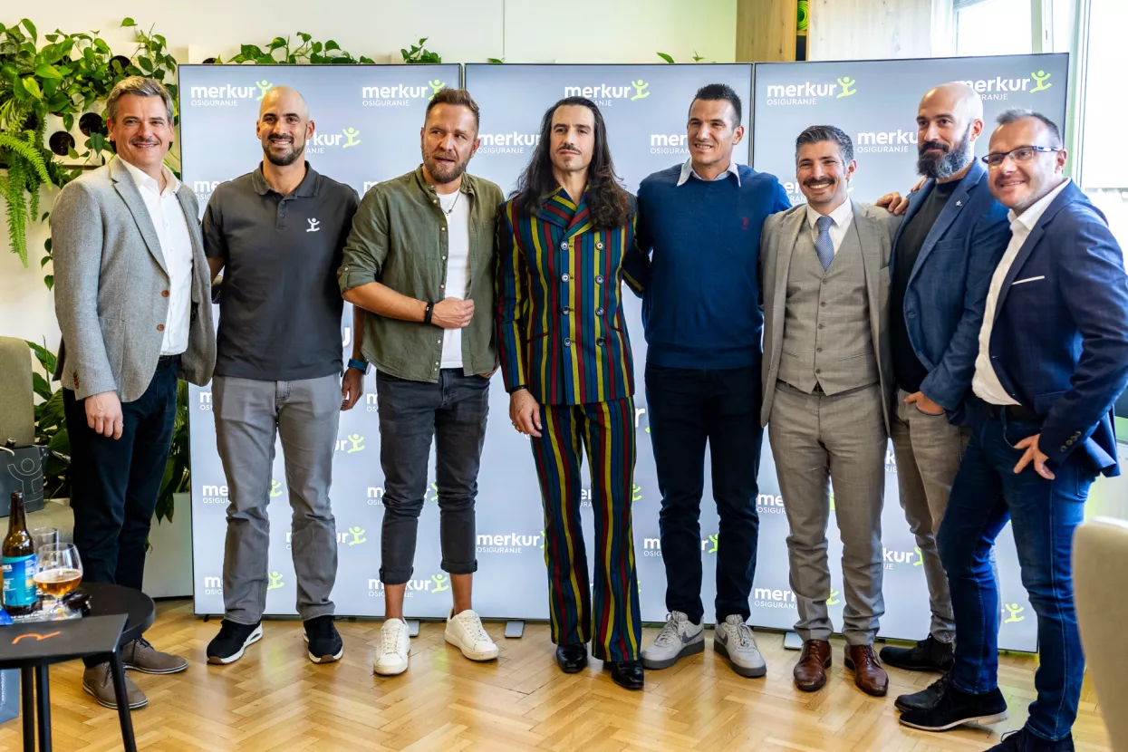 Martin Sinković, Ivan Pažanin, Miran Kursapić, Valent Sinković, Ognjen Bagatin, Daniel Bilić s Upravom Merkur osiguranja