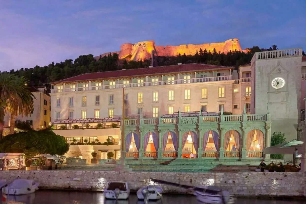 Sunčani Hvar, heritage hotel