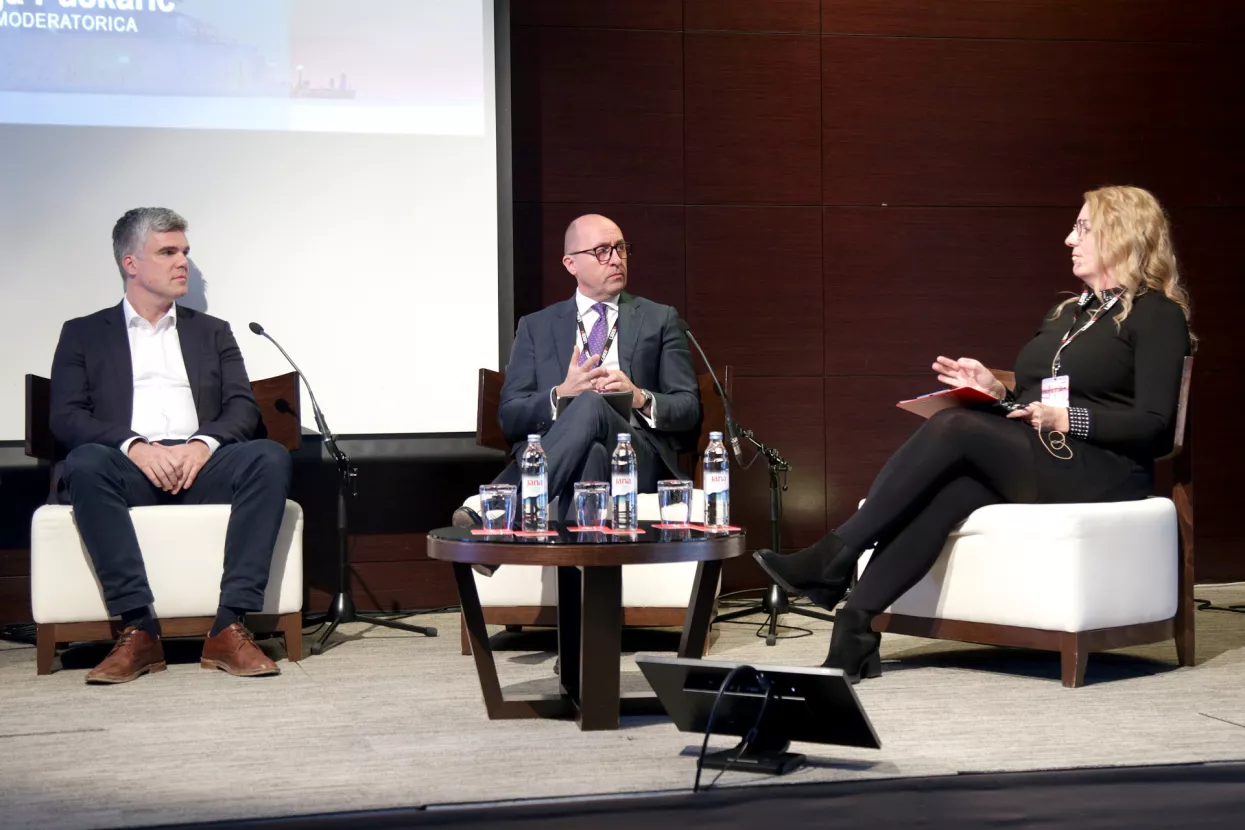 15. godišnji susret gradonačelnika i poduzetnika 48 sati 2023. Panel: Održivost i urbana mobilnost. Branimir Šteko, Saša Bart i Ksenija Puškarić