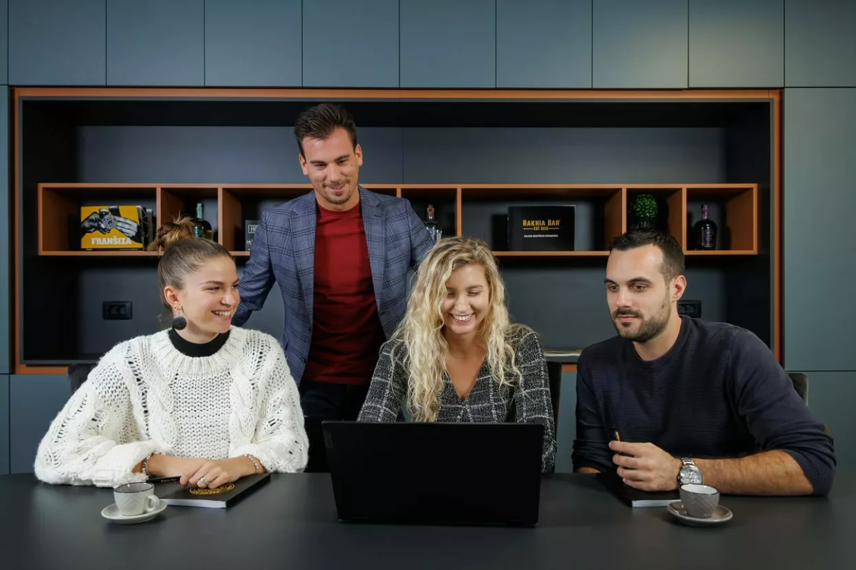 Ekipa za razvoj fran&scaron;ite Rakhia bar: Doris Brčinović, Matija Blažević, Antonella Juranić i Matej Raguzin<br><br>