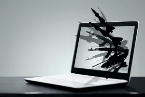 Hibridno ratovanje, hibridni napad, lažne vijesti, računalo, rat