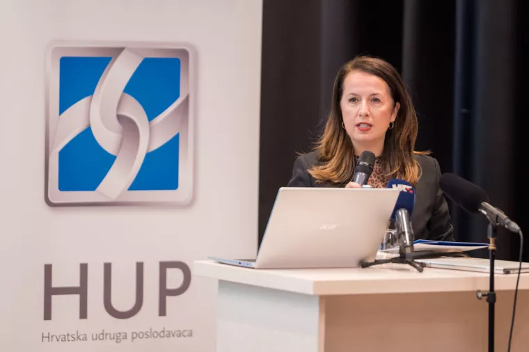 Irena Weber<br>HUP ekonomska kava<br>Analiza ICT sektora