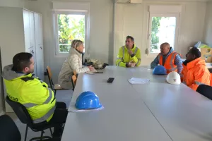 Strani radnici u građevini, Hrvoje, Marija Crnjak, Mirzet, Luan, Sivasamy