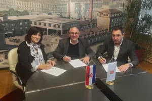 Marija Mustapić, Allen Halamić, Damir Bulić - potpisivanje novog kolektivnog Ugovora u Krašu