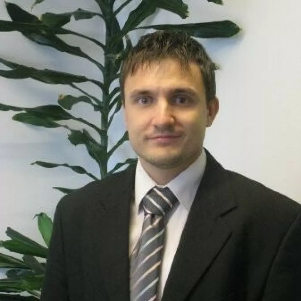 Davor Špoljar, Erste