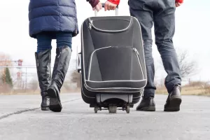 povratak iseljenika, kofer, putovanje