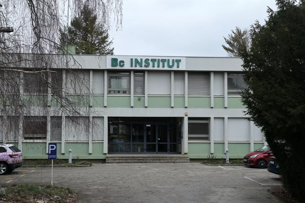 BC Institut, upravna zgrada