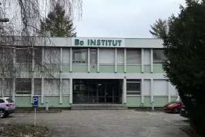 BC Institut, upravna zgrada