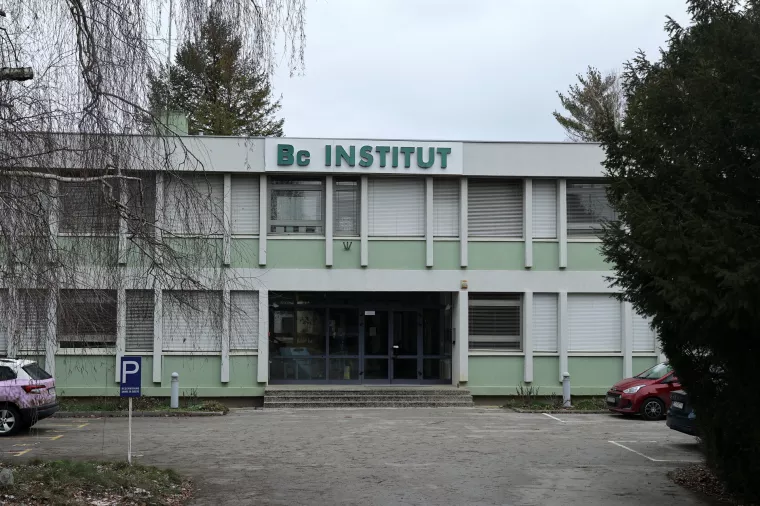 BC Institut, upravna zgrada