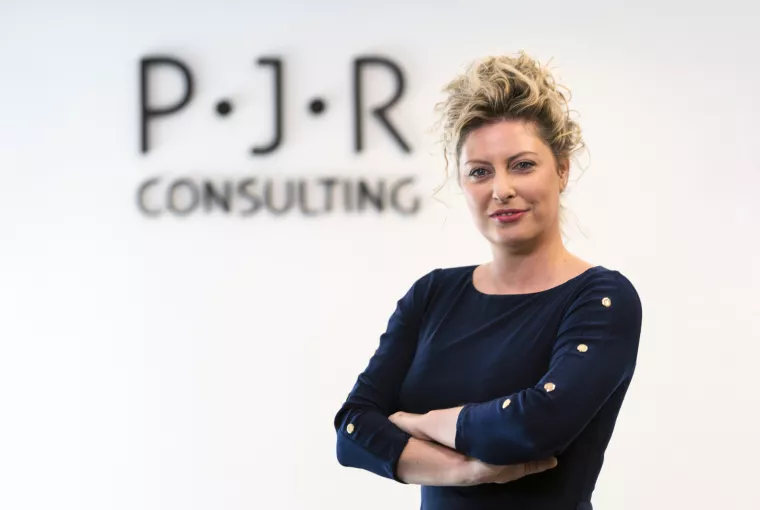 Ana Fresl, <br>predsjednica Uprave PJR-a:<br>- 'više sile' osobito snažno djeluju u zadnje vrijeme na tržišno okruženje i stoga institucije moraju uzeti u obzir, kad jednog dana, nakon sedam godina, budu razmatrale je li poduzetnik dobro procijenio svoj porast, u odnosu na sve krize i nepredvidive okolnosti koje će se putem dogoditi, mora li vratiti dio novaca iz EU fonda<br>