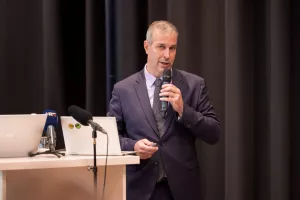 Hrvoje Balen<br>HUP ekonomska kava<br>Analiza ICT sektora