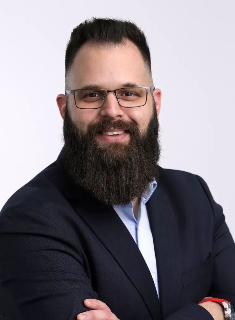 Marko Gulan, <br>konzultant za cyber sigurnost u Schneider Electricu za jugoistočnu Europu:<br>– Svrha provedbe lova na bugove je pronaći ranjivost u kontroliranim uvjetima, a sam proces je od iznimne važnosti za svaku kompaniju kako bi mogla pronaći ranjivosti prije nego li ih zlonamjerni akteri otkriju i iskoriste u nemoralne svrhe<br>