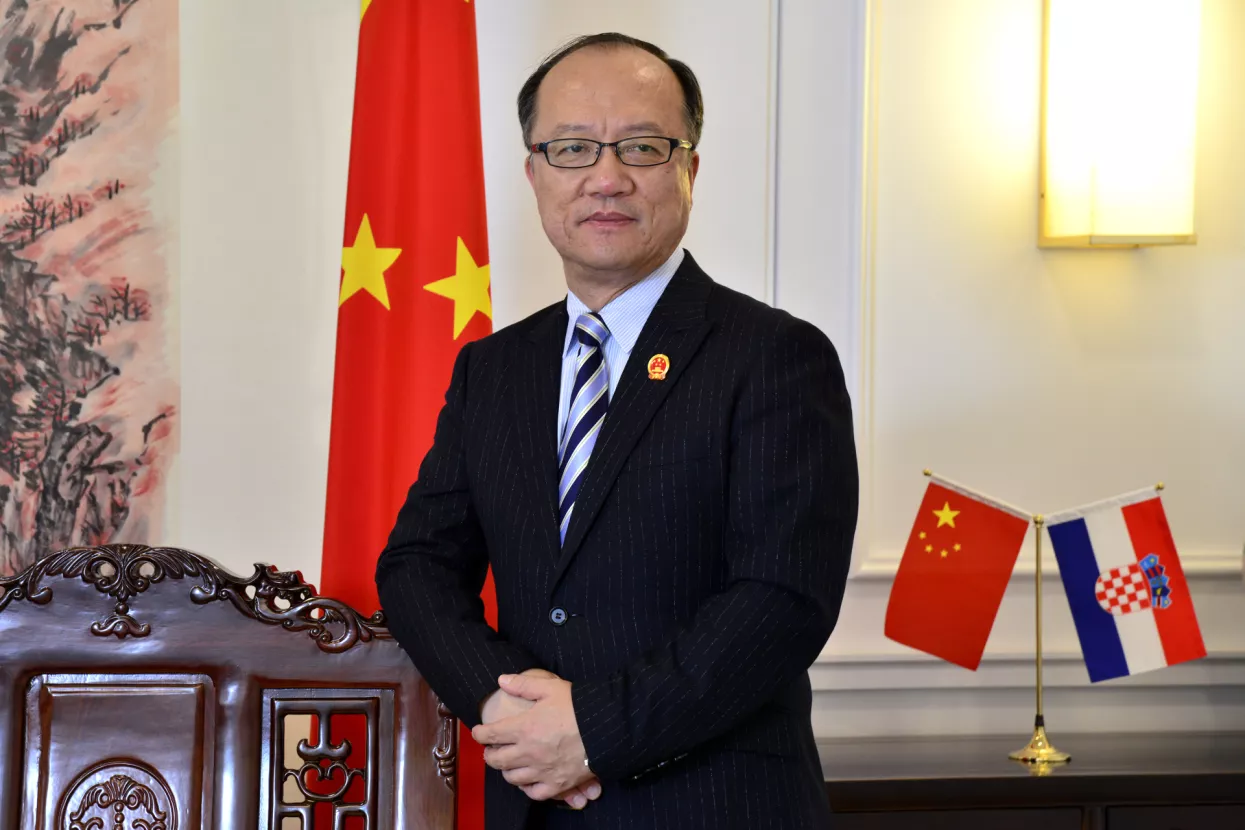 Qi Qianjin, Kineski veleposlanik