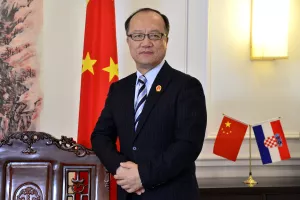 Qi Qianjin, Kineski veleposlanik