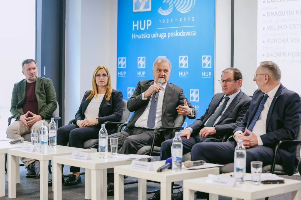 HUP Ekonomska kava<br>Sadmir Hošić, Aurora Volarević, Veljko Ostojić, Dragutin Kamenski, Davor Božinović