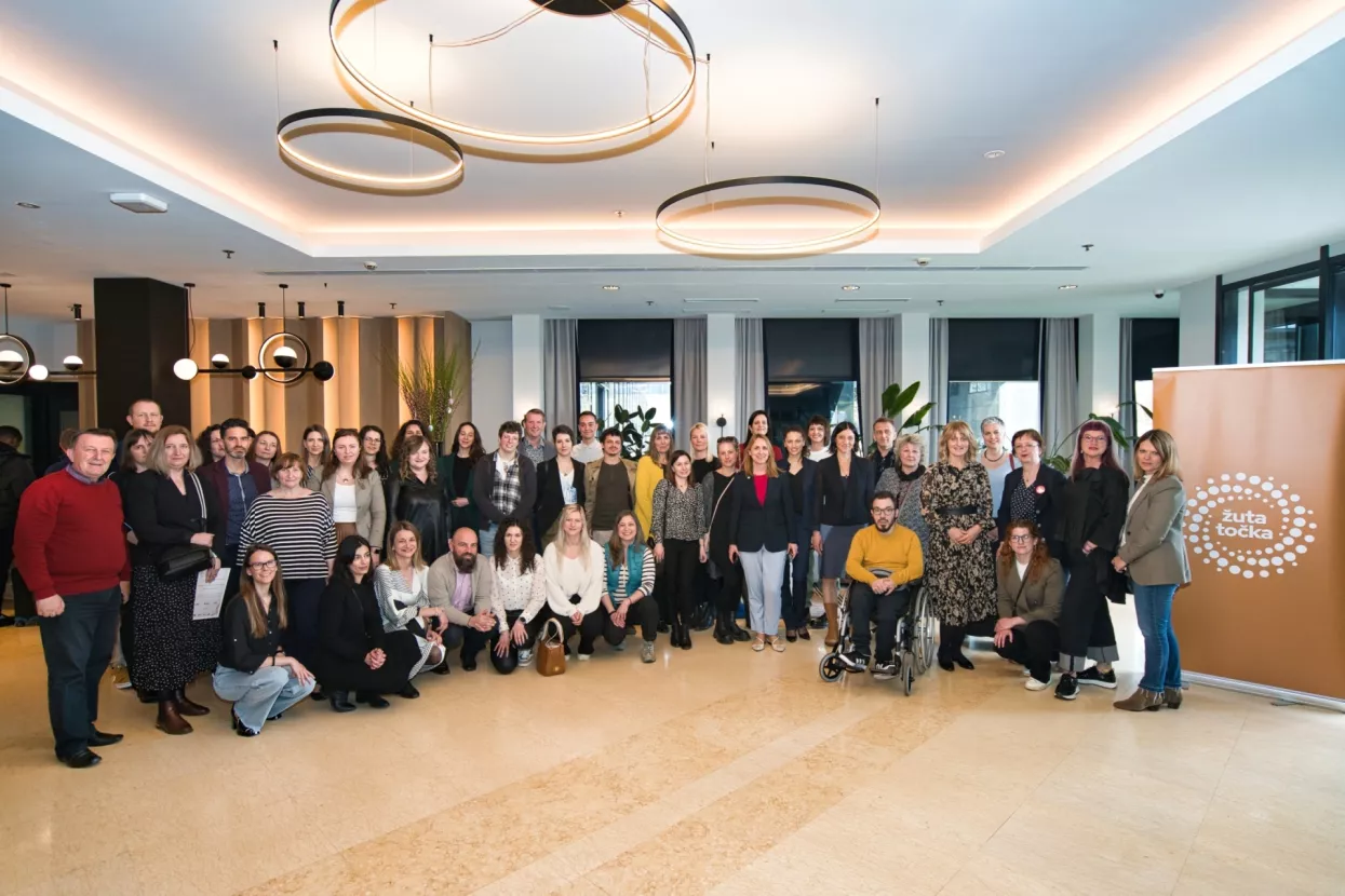 Akademija Žuta točka