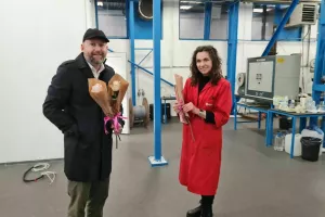 Matija Šešok podijelio je zaposlenicama Elke ruže i bombonijere za Dan žena 