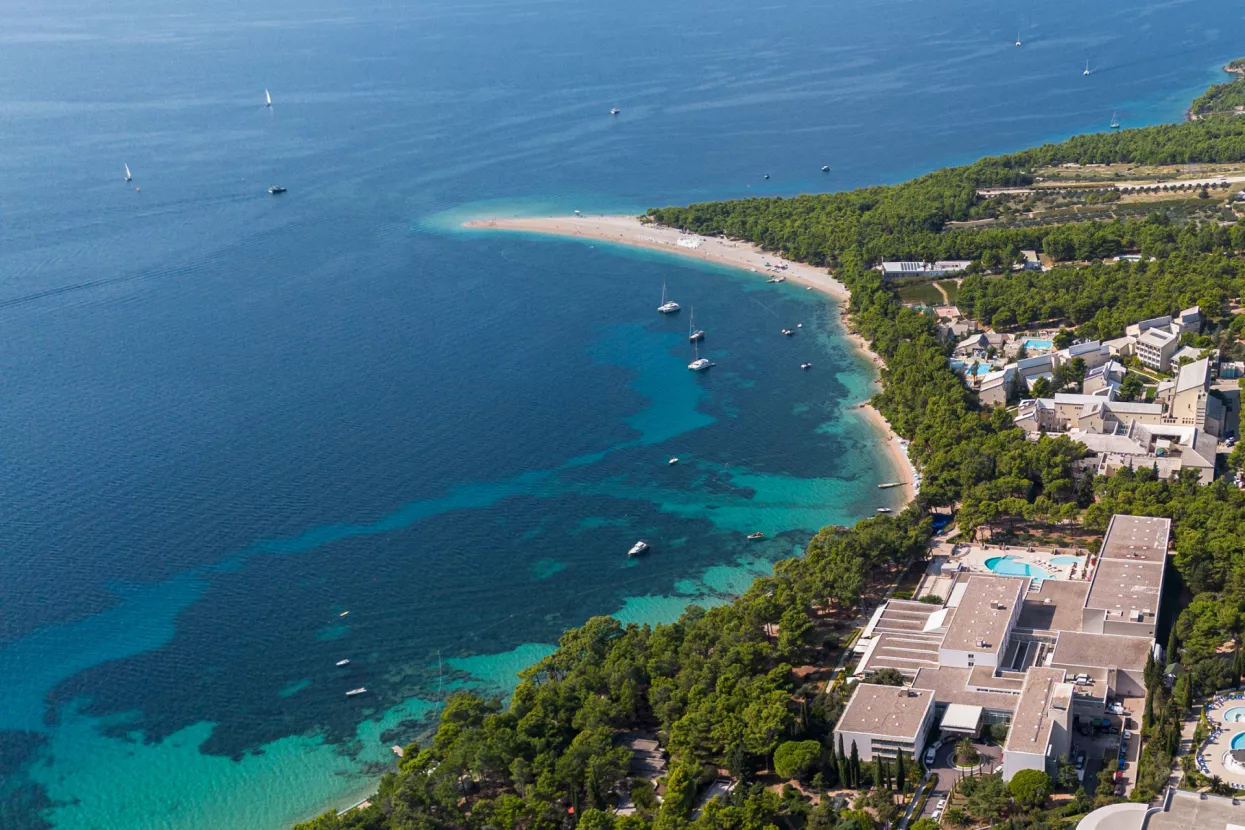 Bol na Braču, teambuilding