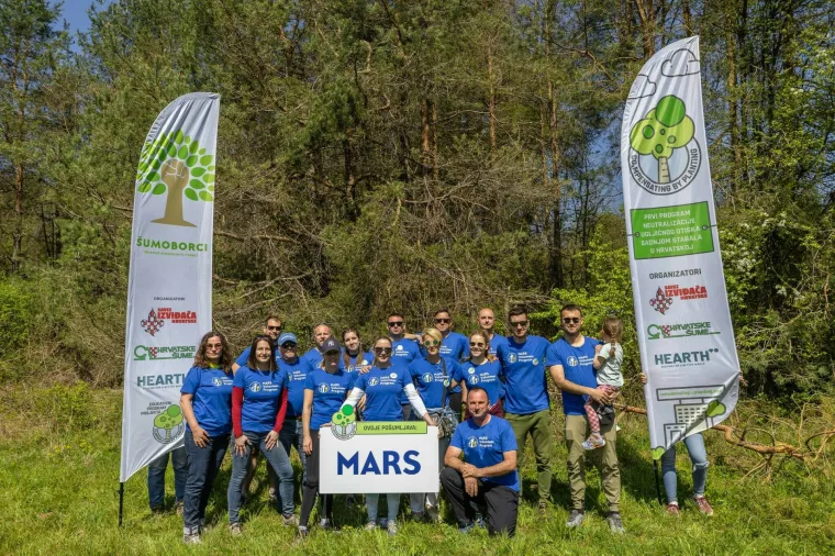 Mars CO2MPENSATING BY PLANTING 