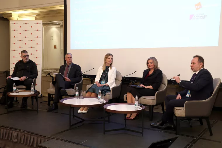 Obrazovanje u fokusu 2024. Okrugli stol: Kako digitalizacija i AI mogu unaprijediti obrazovanje. Robert Kopal, Hrvoje Balen, Martina Bunić, Vesna Hajsan Dolinar i Tomislav Bolanča