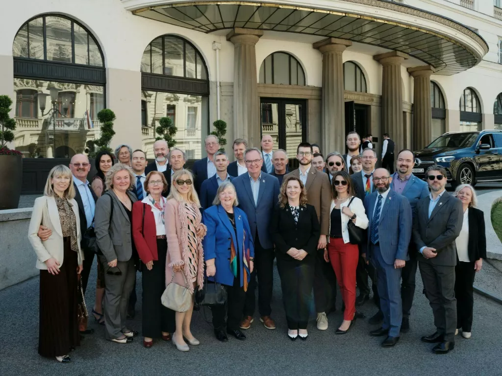 MENTALNO ZDRAVLJE: PREDRASUDE NASUPROT INKLUZIJI