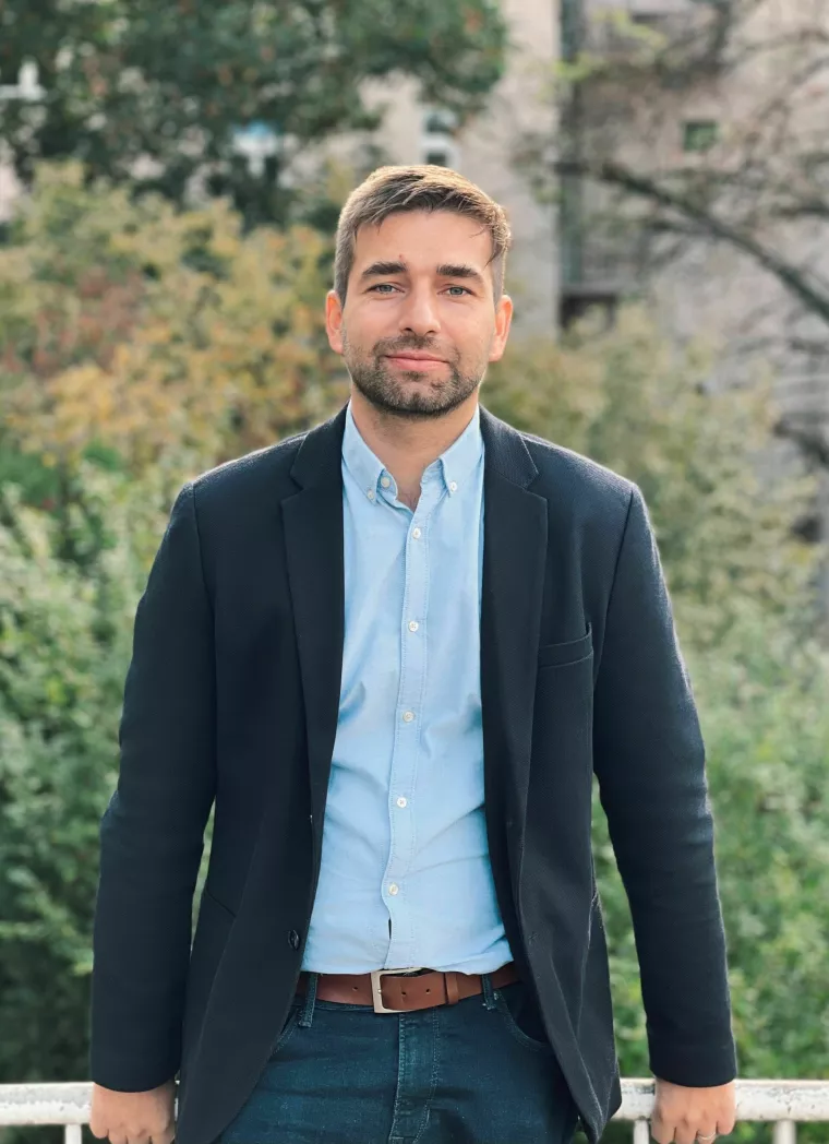 Dejan Gluvačević, pročelnik Odjela za komunikacije na Veleučilištu Edward Bernays:- Hrvatska je uistinu postala turistički brend, ali sve je bolje pozicionirana u indeksima koji kao kategorije mjerenja razmatraju meku moć, znanost, talentiranost stanovništva, kvalitete života i sigurnost 